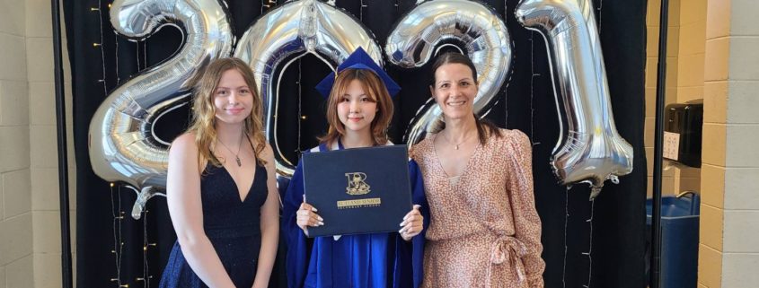 カナダの高校卒業式 今年もナデシコ学生さんが卒業 ナデシコ留学